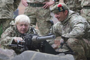 تصاویر جالب تمرین نظامی بوریس جانسون با اوکراینی‌ها