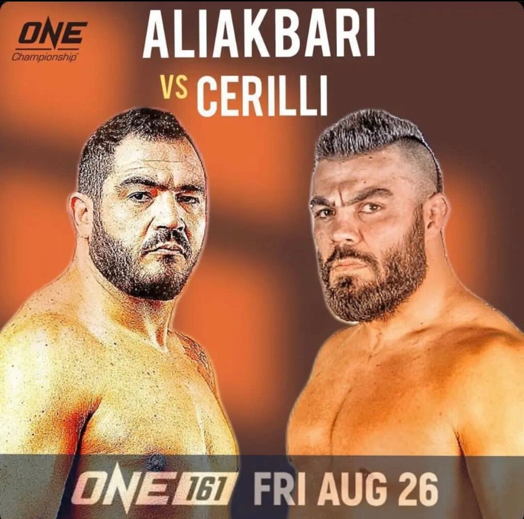 عکس| غول ایرانی به مصاف فایتر ایتالیایی میرود | مبارزه خبرساز دو ورزشکار در قفس سنگاپور