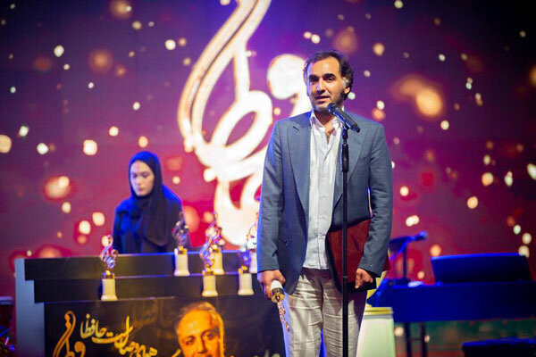 اولین جشن حافظ ویژه تئاتر و موسیقی برگزار شد | محمد رحمانیان و علیرضا قربانی تندیس گرفتند