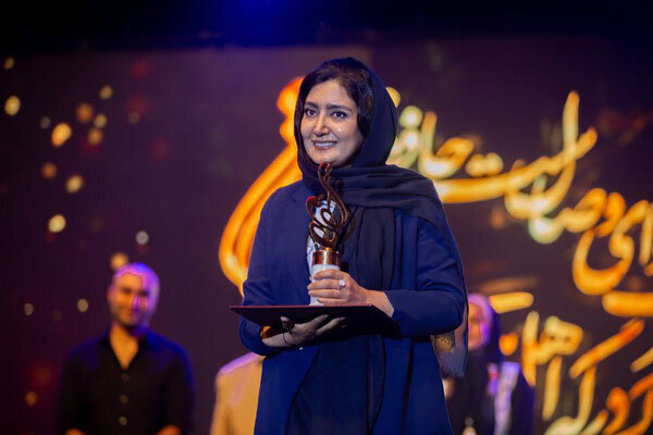 اولین جشن حافظ ویژه تئاتر و موسیقی برگزار شد | محمد رحمانیان و علیرضا قربانی تندیس گرفتند