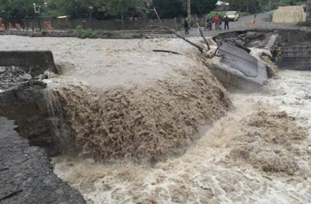 تصاویر جدید لحظه فرار مردم از سیل مرگبار استهبان  سیل رودبال