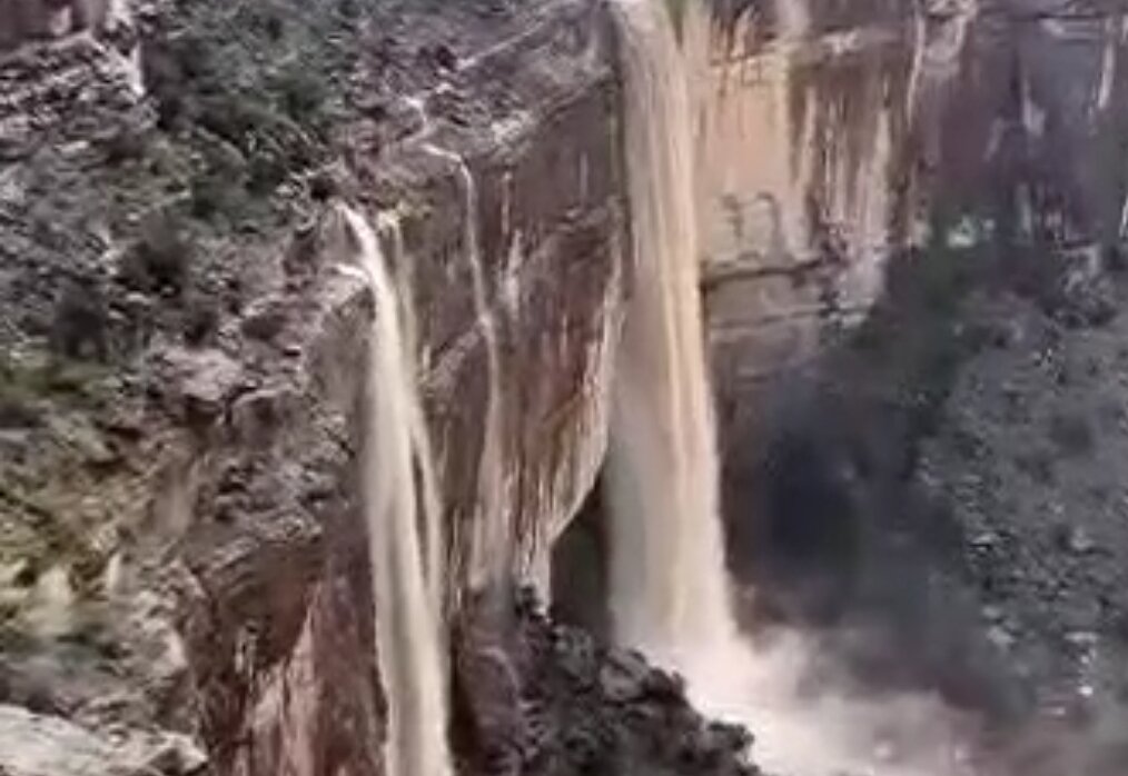 ببینید | لحظه هولناک خروش رودخانه سلطان شهباز | سیل مرگبار استهبان از اینجا شروع شد رودخانه سلطان شهباز