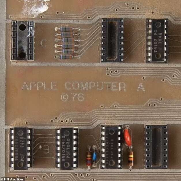 فروش نمونه اولیه کامپیوتر اپل در حراجی | تصاویر رایانه‌ای که نیم میلیون دلار می‌ارزد