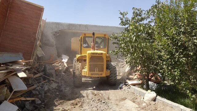 تصاویر تخریب ۲۴ ویلای لوکس غیر مجاز  | جزئیات تخریب یک شهرک غیرقانونی با دستور رئیس دادگستری