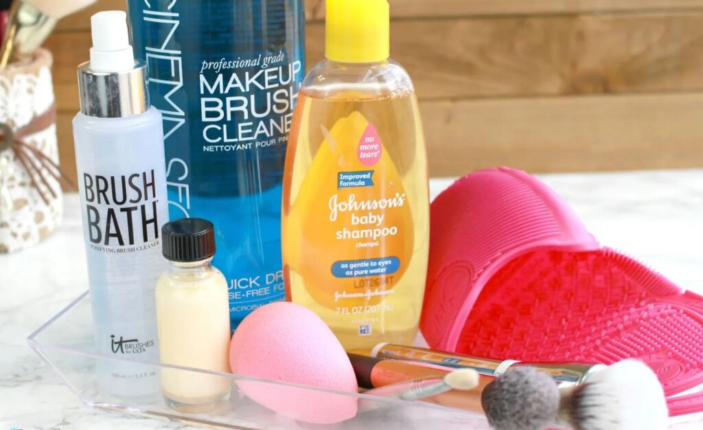 ۵ راه خانگی و ارزان برای نگهداری از برسهای آرایشی | با این روش از مشکلات پوستی پیشگیری کنید | قانون استفاده از برسهای آرایشی