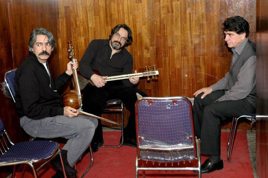 استاد علیزاده: افسوس که همه زندگی ما شده پول | آیا تار، سازی مردانه است؟ | موسیقی ایرانی زنانه و مردانه ندارد