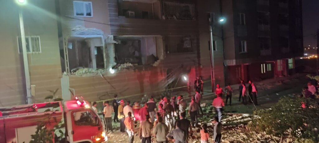 عکس | انفجار در مسکن مهر خرم‌آباد ؛ ۶ نفر مصدوم شدند
