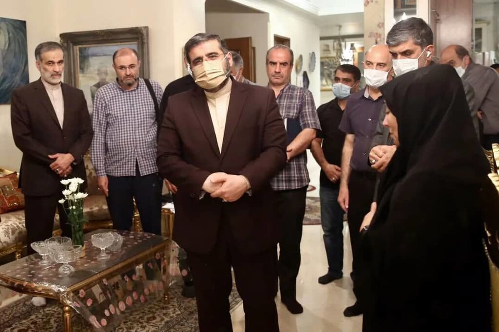 وزیر ارشاد به منزل زندهیاد حبیب صادقی رفت | آرزوی رونمایی اثر حاج قاسم در جماران