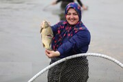 تصاویر | امسال دختران و زنان بابل قرق‌ شکنی کردند | نخستین قرق‌ شکنی ماهیگیری بانوان