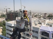 تصاویر | این دختر ایرانی روزی ۱۲ ساعت در هوا معلق است | ۳۰ تا ۵۰ میلیون تومانی درآمد دارم