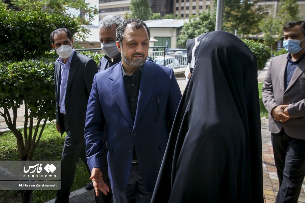 تصاویر تشییع پیکر عادل آذر با حضور مقامات و چهره ها + عکس