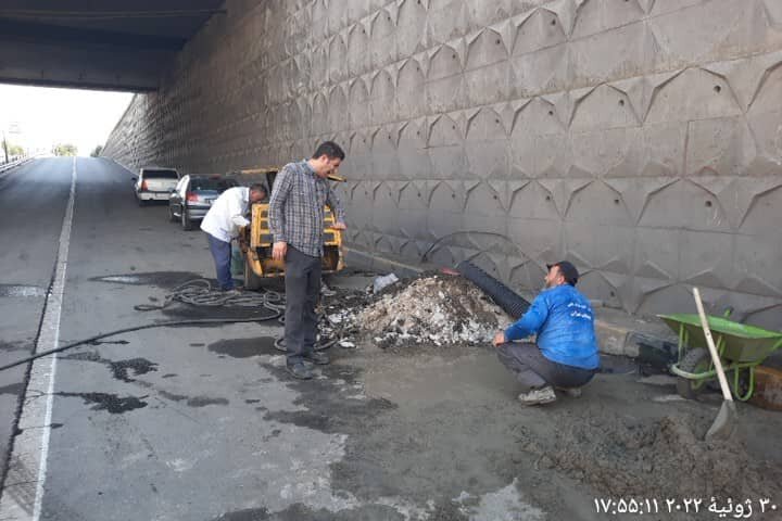 فروریزش زمین و آبگرفتگی در منطقه ۱۸ و ۱۹ پس از بارندگیهای دیروز تهران | تاثیر غیرمستقیم معتادان در یک بحران