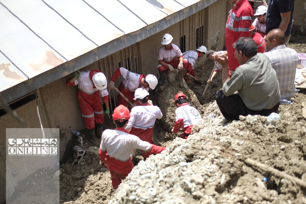 جستجو برای یافتن تنها مفقودیِ سیل فیروزکوه ادامه دارد | افزایش فوتیها و مفقودیهای سیل استان تهران به ۴۶ نفر سیل فیروزکوه تهران