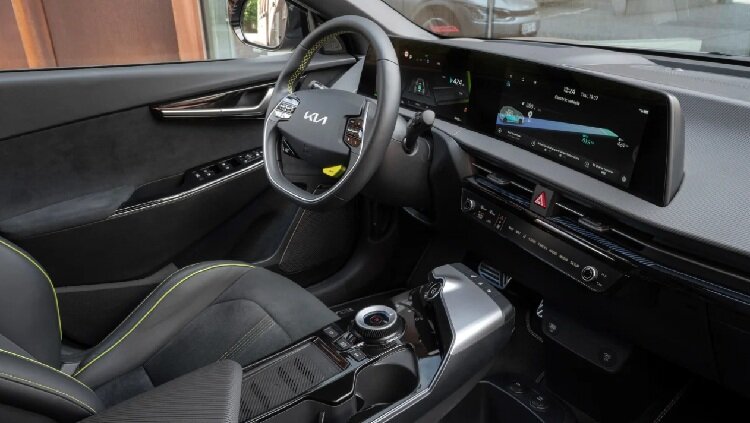 تصاویری از پرچمدار برقی کیا موتورز | رقیبی برای پورشه تایکان