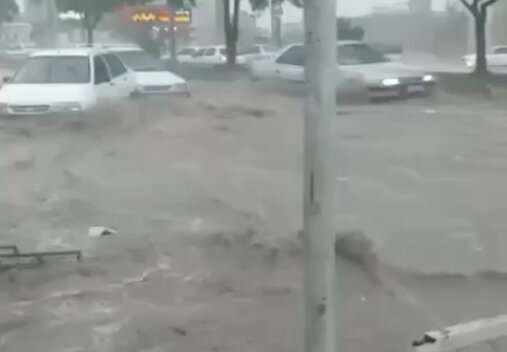سیل به وسط شهر یاسوج رسید