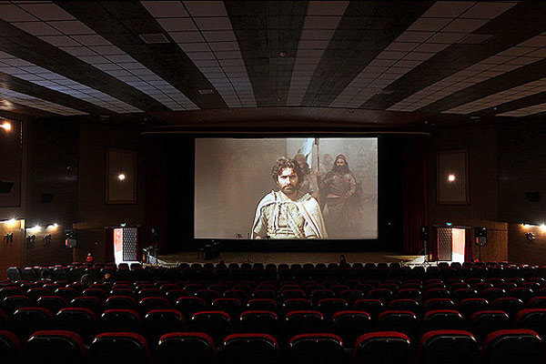 آیا پرده نقره‌ای سینما جادوی خود را از دست داده است؟ | منتقد و پژوهشگر سینما: آمارها نشان می‌دهد سینما همچنان جذاب و قدرتمندترین هنر جهانی است