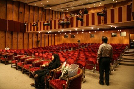 آیا پرده نقرهای سینما جادوی خود را از دست داده است؟ | منتقد و پژوهشگر سینما: آمارها نشان میدهد سینما همچنان جذاب و قدرتمندترین هنر جهانی است