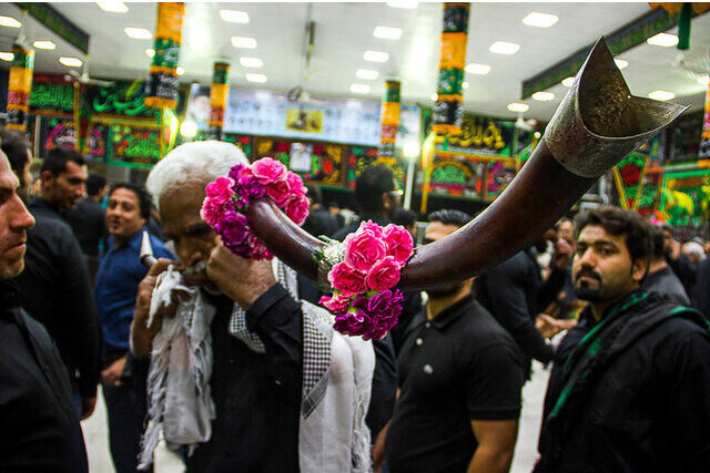 روایتهای جذاب از شکلگیری نواهای محرمی | از کَرنیزنی در شمال تا سنج و دمام در جنوب |  
 نقش تکیه دولت در ورود سازهای اصیل به آیینهای محرم