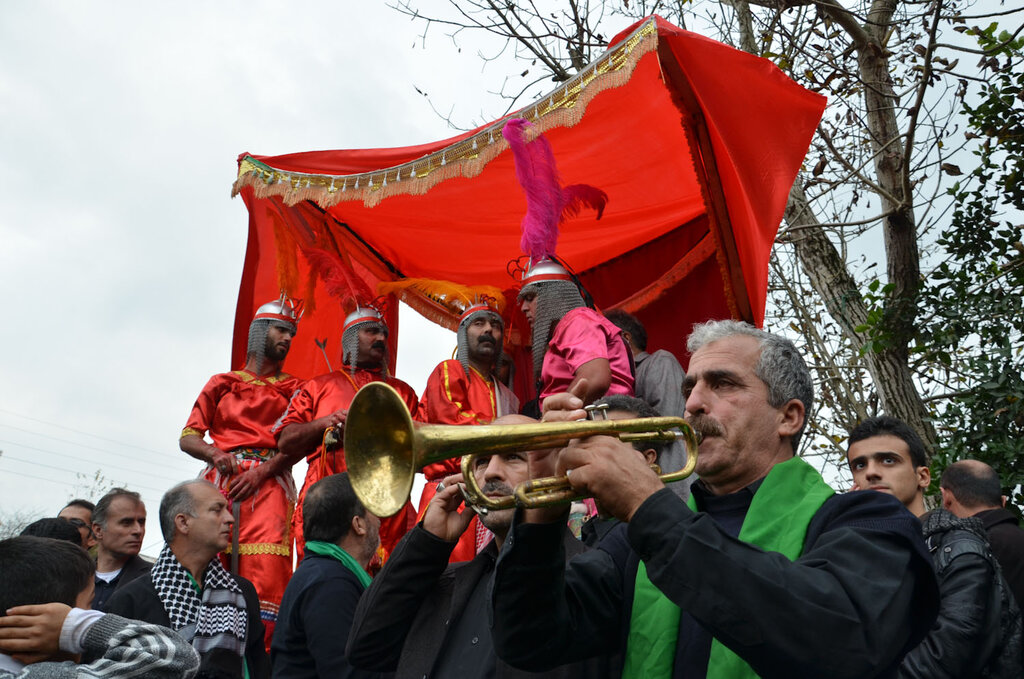 روایتهای جذاب از شکلگیری نواهای محرمی | از کَرنیزنی در شمال تا سنج و دمام در جنوب |  
 نقش تکیه دولت در ورود سازهای اصیل به آیینهای محرم