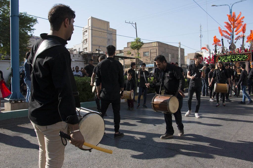 روایتهای جذاب از شکلگیری نواهای محرمی | از کَرنیزنی در شمال تا سنج و دمام در جنوب |  
 نقش تکیه دولت در ورود سازهای اصیل به آیینهای محرم