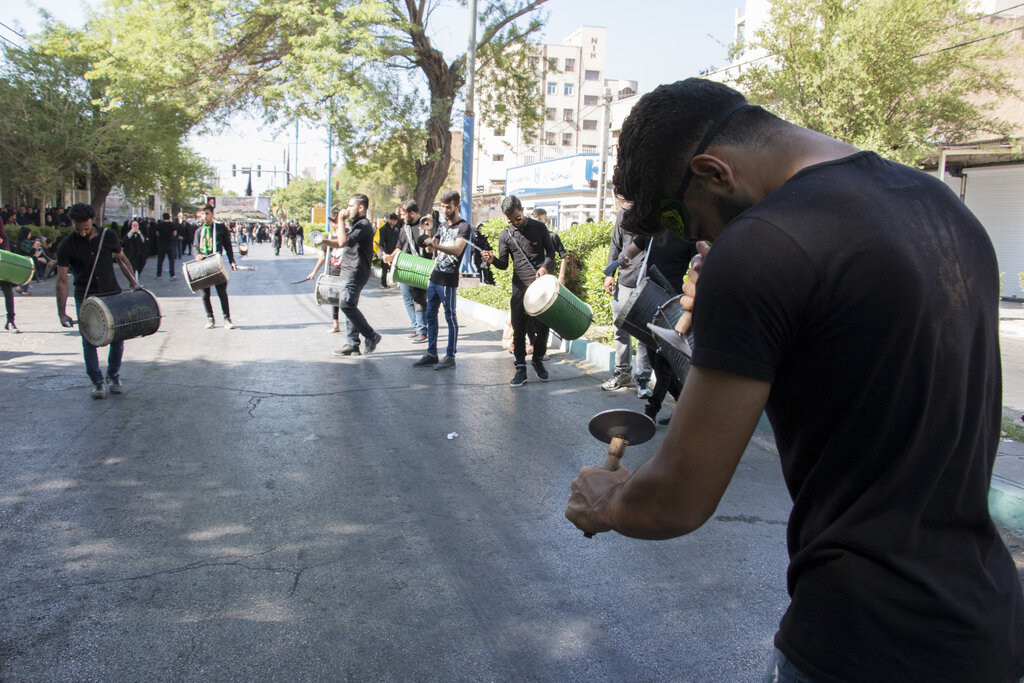 روایتهای جذاب از شکلگیری نواهای محرمی | از کَرنیزنی در شمال تا سنج و دمام در جنوب |  
 نقش تکیه دولت در ورود سازهای اصیل به آیینهای محرم