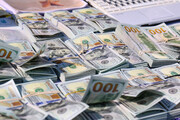روس‌ها به این دلیل دلارها و یوروهای خود را فروختند