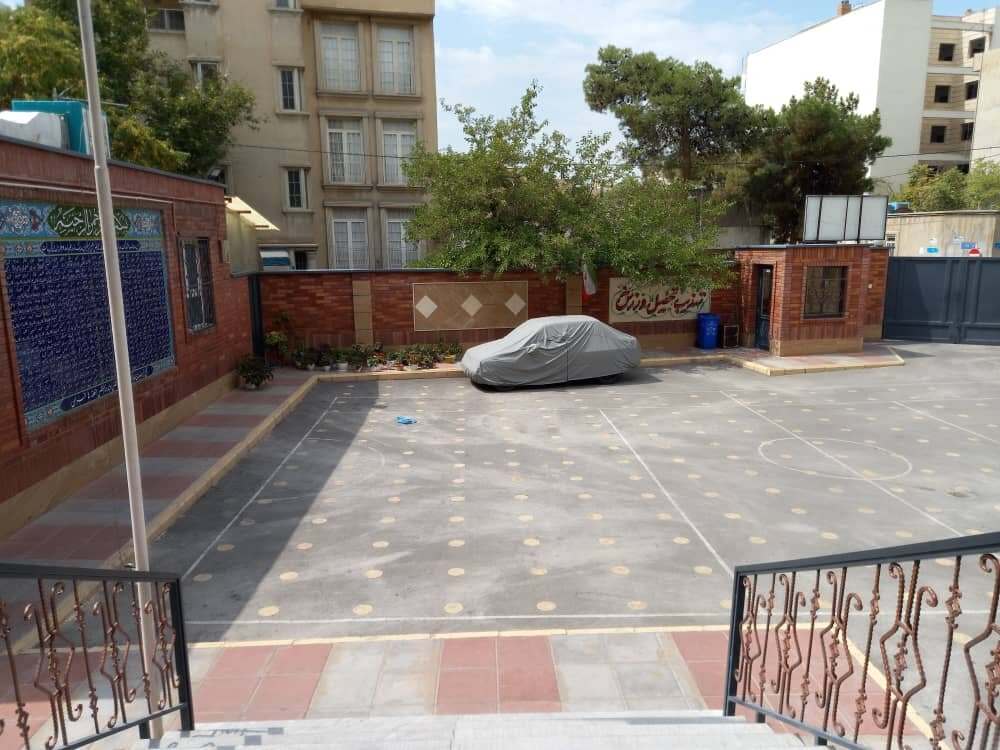 این مدرسه را ۲۵۰ دانشآموز ساختند | متفاوتترین مدرسه کشور را بشناسید