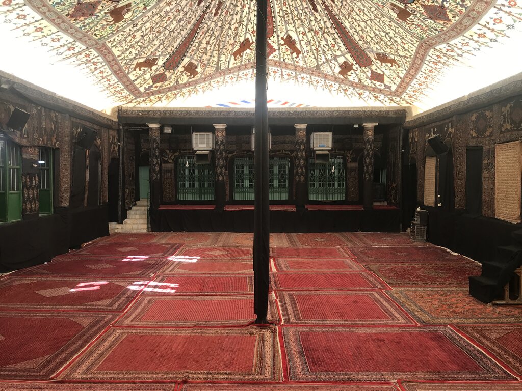 عزاداری در حسینیه قجری با چای قندپهلو | یادگار دوره فتحعلیشاه هنوز در قلب تهران پابرجاست