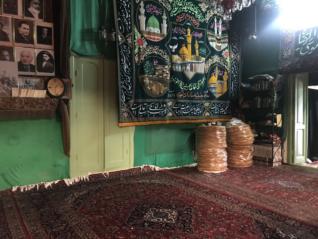 عزاداری در حسینیه قجری با چای قندپهلو | یادگار دوره فتحعلیشاه هنوز در قلب تهران پابرجاست