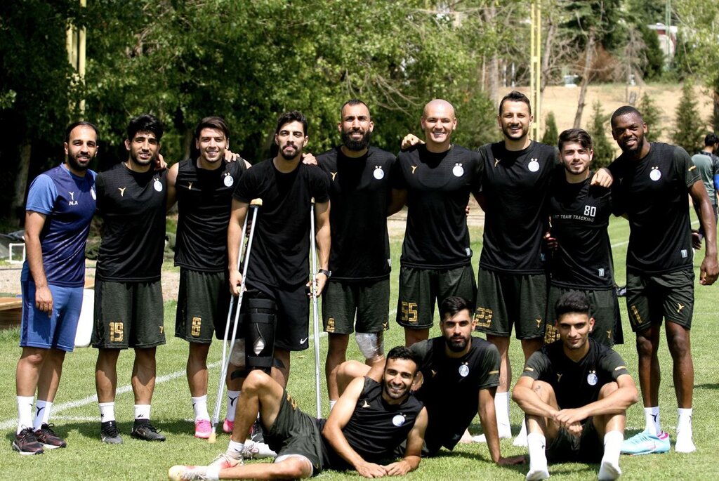 عکس | استقبال گرم ساپینتو از مهمان ویژه استقلال