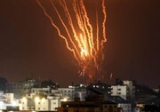 تصاویری از مقابله راکت‌های مقاومت اسلامی با سامانه گنبد آهنین اسرائیل