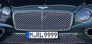 عکس | شماره پلاک عجیب خودروی فوتبالیست سرشناس ست با عدد پیراهن!