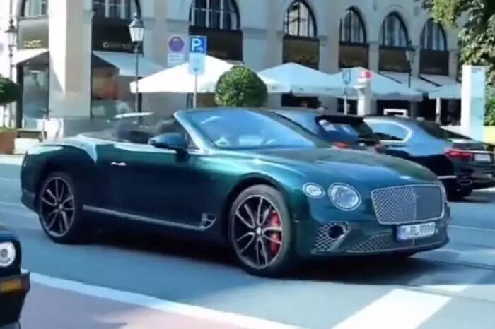 عکس | شماره پلاک عجیب خودروی فوتبالیست سرشناس ست با عدد پیراهن!