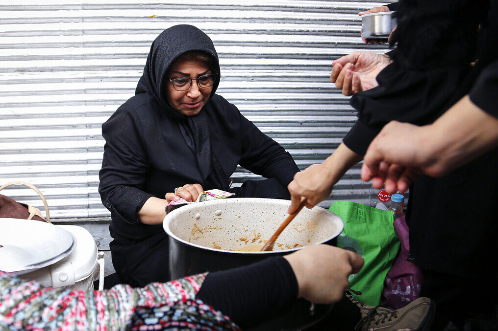 حلواپزون تاسوعاییها در مولوی