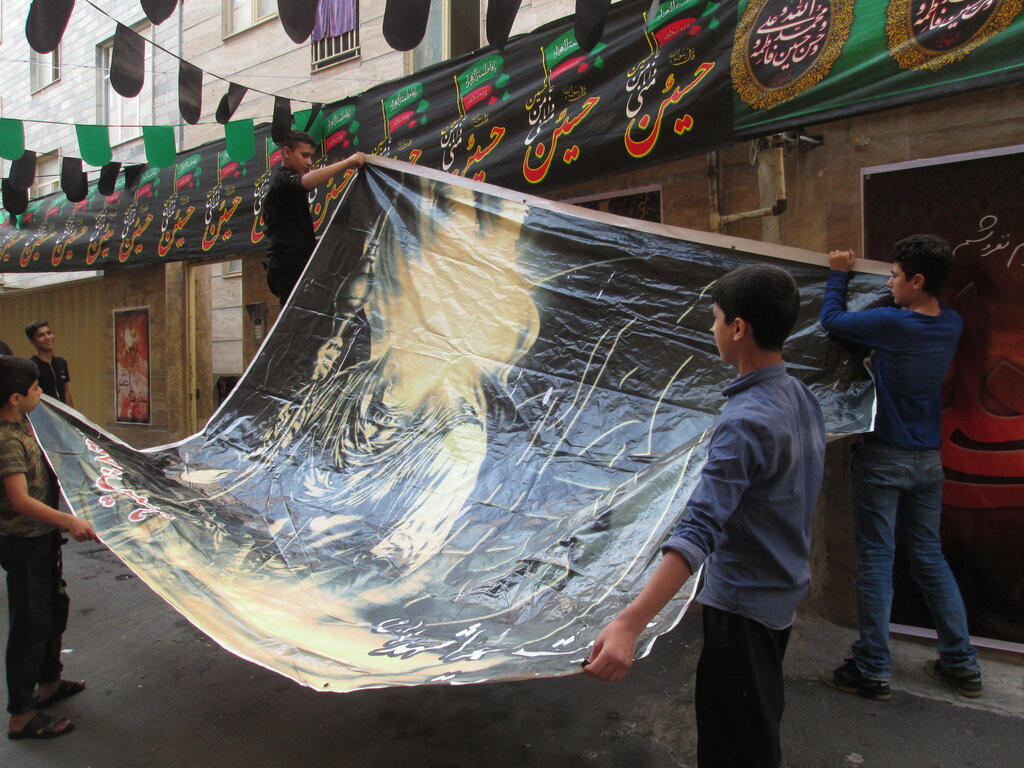 در مجلس سوگواران دانشآموز | خانم معلمی که درس روضهخوانی و هیئتداری داد