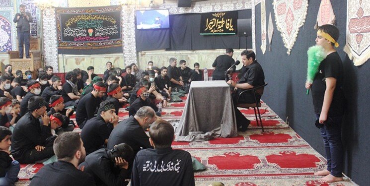 تصاویر | دختر محجبه و موزیسین که خادم هیئت است