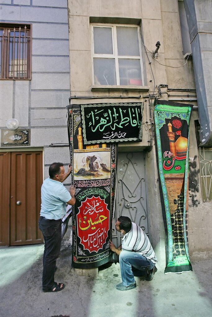 میوهفروش طواف محله آذری بانی هیئت شد | بیوک میرزایی: هیئت حضرت علیاکبر(ع) صفای خاصی دارد