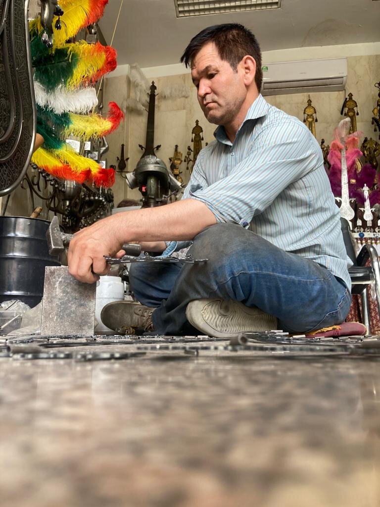 میراثداران علامتسازی پایتخت | تنها بانوی صاحب جوازِ علامتسازی در ایران کیست؟