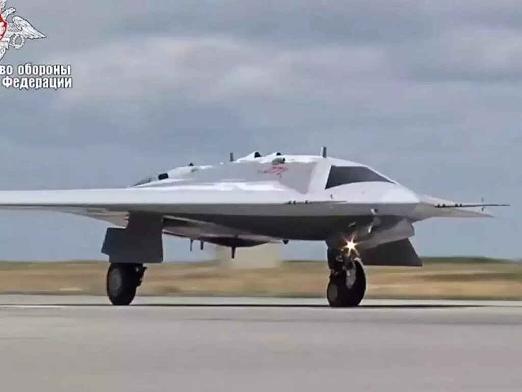 تصاویر شکارچی؛ پهپادی که ژنرالهای آمریکا را گیج کرده است | شلیک موفق موشک؛ وقتی اوخوتنیک با سوخو ترکیب می شود