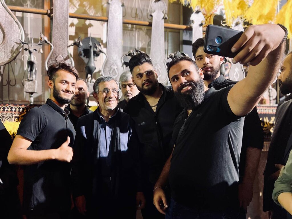 احمدی‌نژاد در شب تاسوعای حسینی