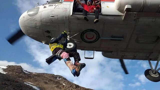 جزئیات سقوط سنگ چهار تنی روی یک کوهنورد در دماوند | فاجعه‌ای بزرگ که جان یک نفر را گرفت + فیلم