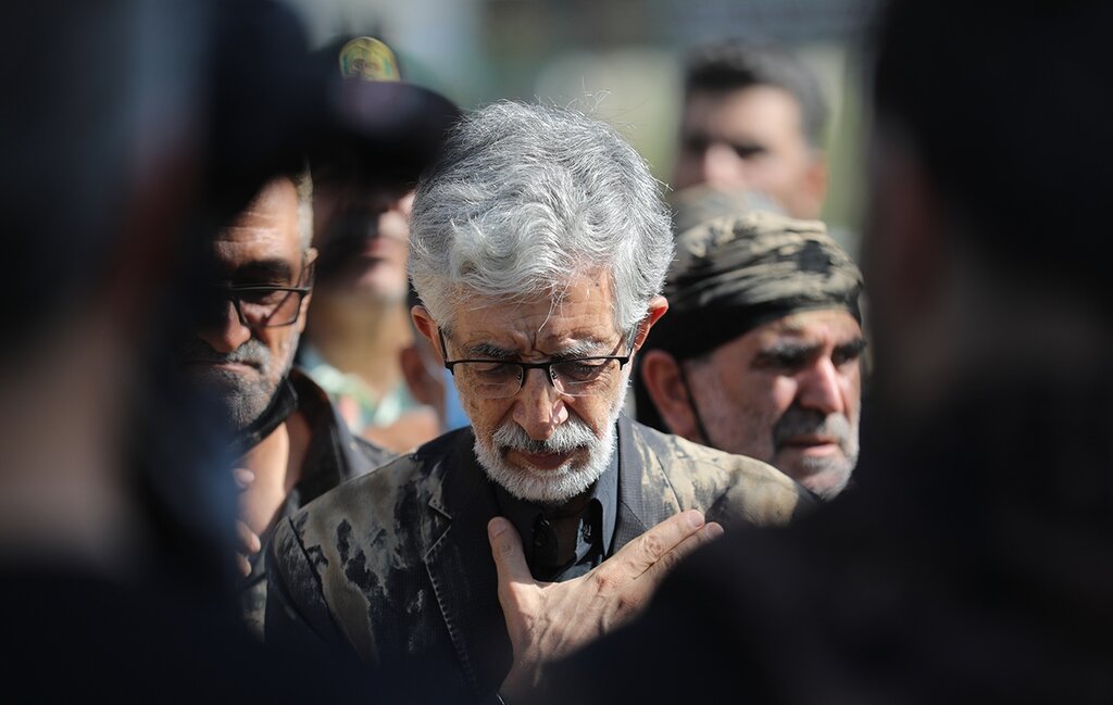 تصاویر حضور حدادعادل و سردار رحیمی در آیین گل مالی لرستانی ها