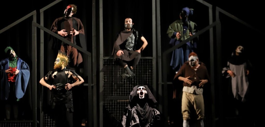 گلایههای کارگردان اهوازی از لغو اجرایش در تئاتر شهر | حتی ارزش یک تلفن را نداشتیم که به ما خبر بدهند!