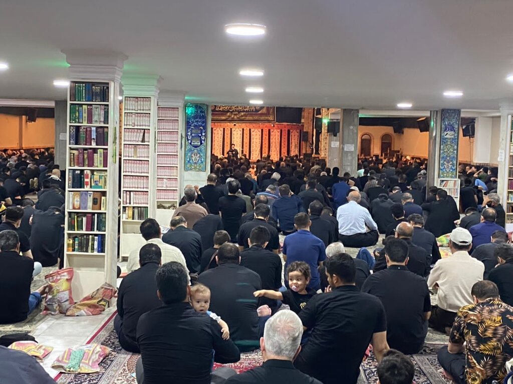 بزرگترین حسینیه منطقه ۱۳ از دل یک خواب بیرون آمد | گرمابهای که گلستان شد