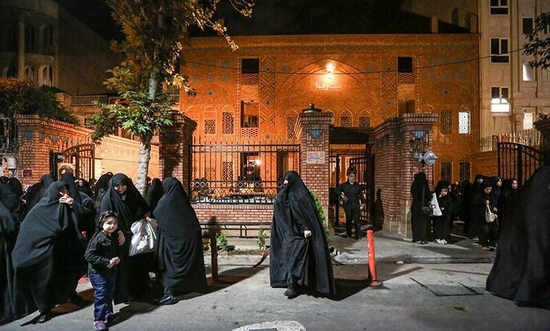 بزرگترین حسینیه منطقه ۱۳ از دل یک خواب بیرون آمد | گرمابهای که گلستان شد