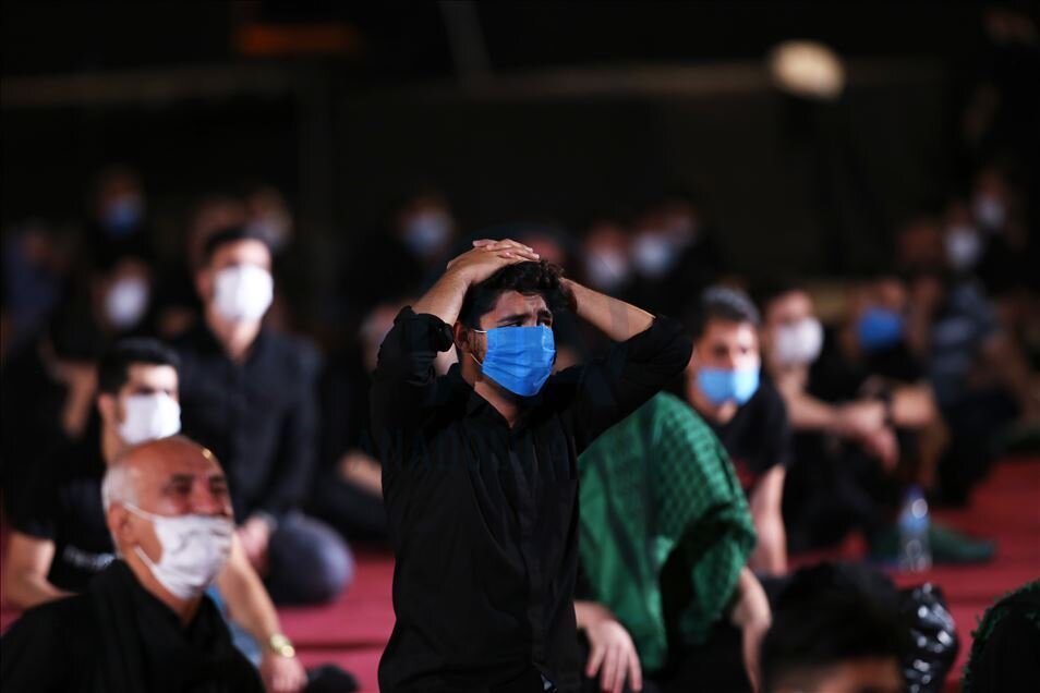 برای امام حسین (ع) هر چیزی را نخوانید | شان ائمه را در مداحی حفظ کنید