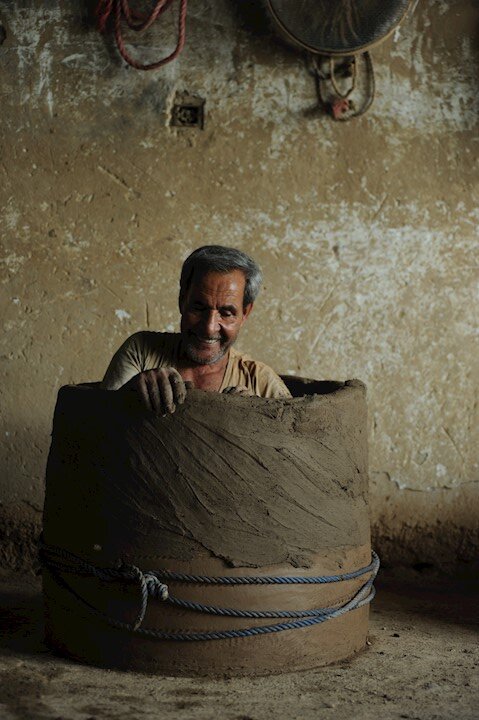 تنور تنورسازی در شهرری گرم است | آداب تنورسازی به روایت علمدار