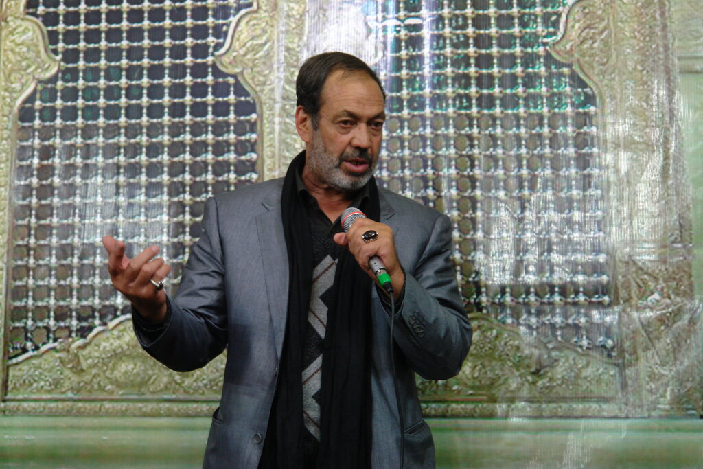 گریه کردم تا اجازه مداحی بدهند ! | سخن مداح باید پنجره دل مردم را باز کند