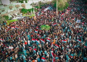 جعل پرچم ایران در تصاویر تظاهرات بغداد | مقایسه تصویر واقعی و جعلی