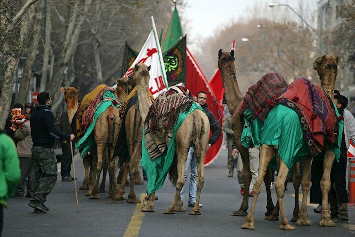 روایتی از شب سوم | پذیرایی اهالی جلیلی از سوگواران با ٧٢ دیگ حلیم